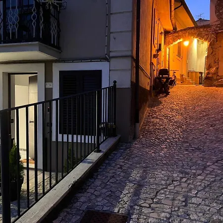 Castel Di Sangro Suite Apartment