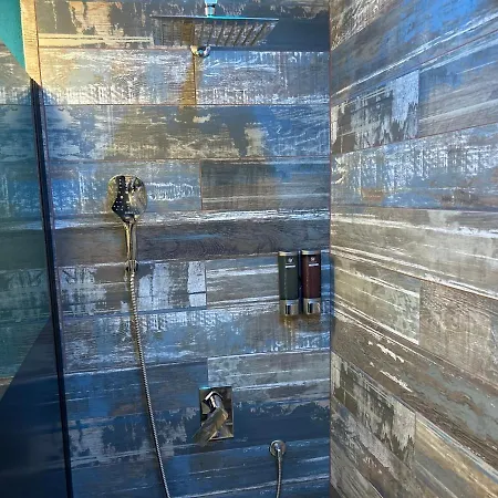 Castel Di Sangro Suite Apartment *