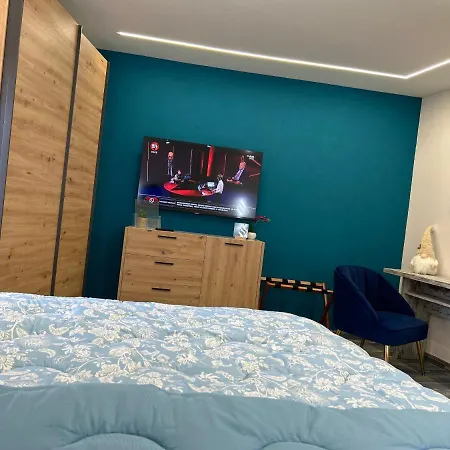 Castel Di Sangro Suite Apartment *