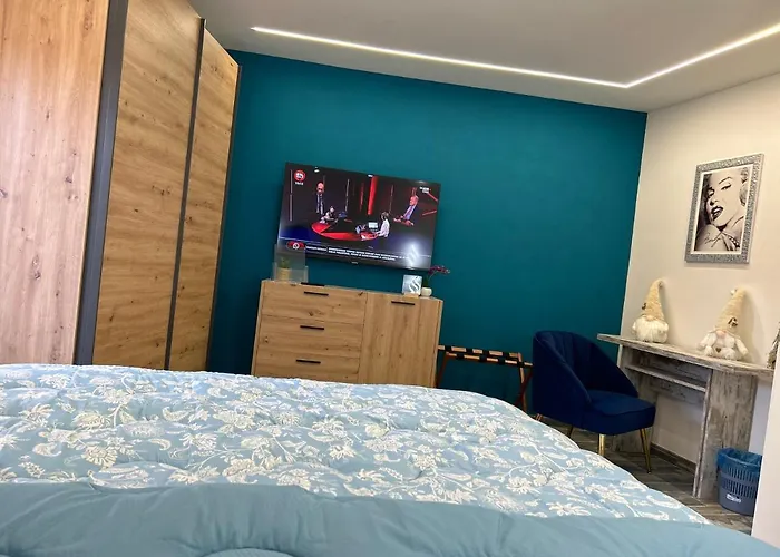 Castel Di Sangro Suite Apartment *